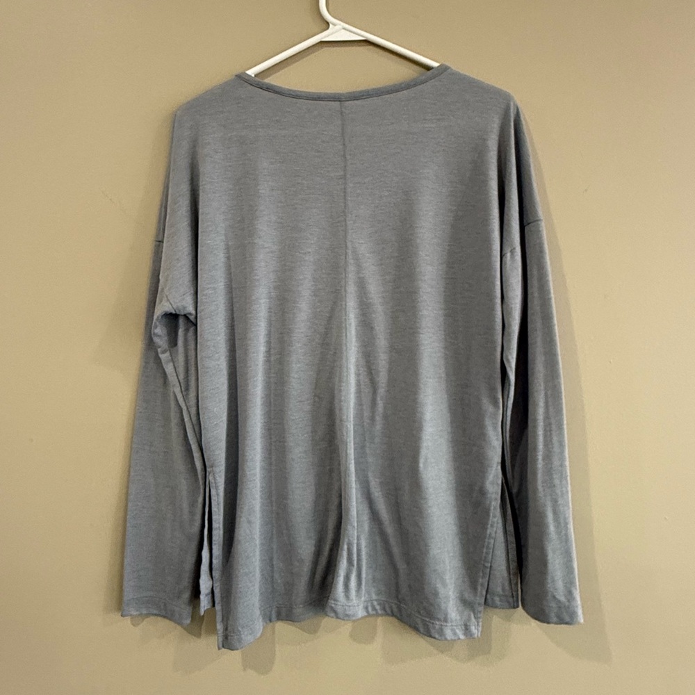 Nike Grey Dri Fit Long Sleeve Running Workout Top - Picture 2 of 7